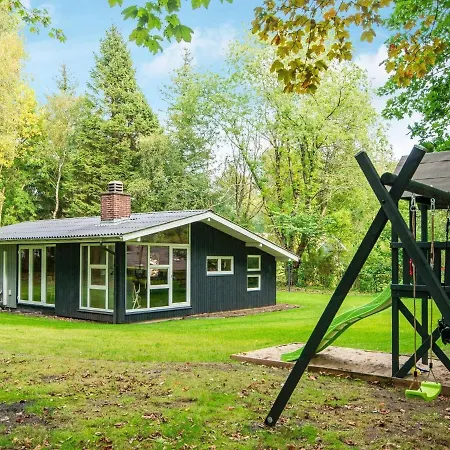 Three-bedroom Holiday In 15 Feriehus